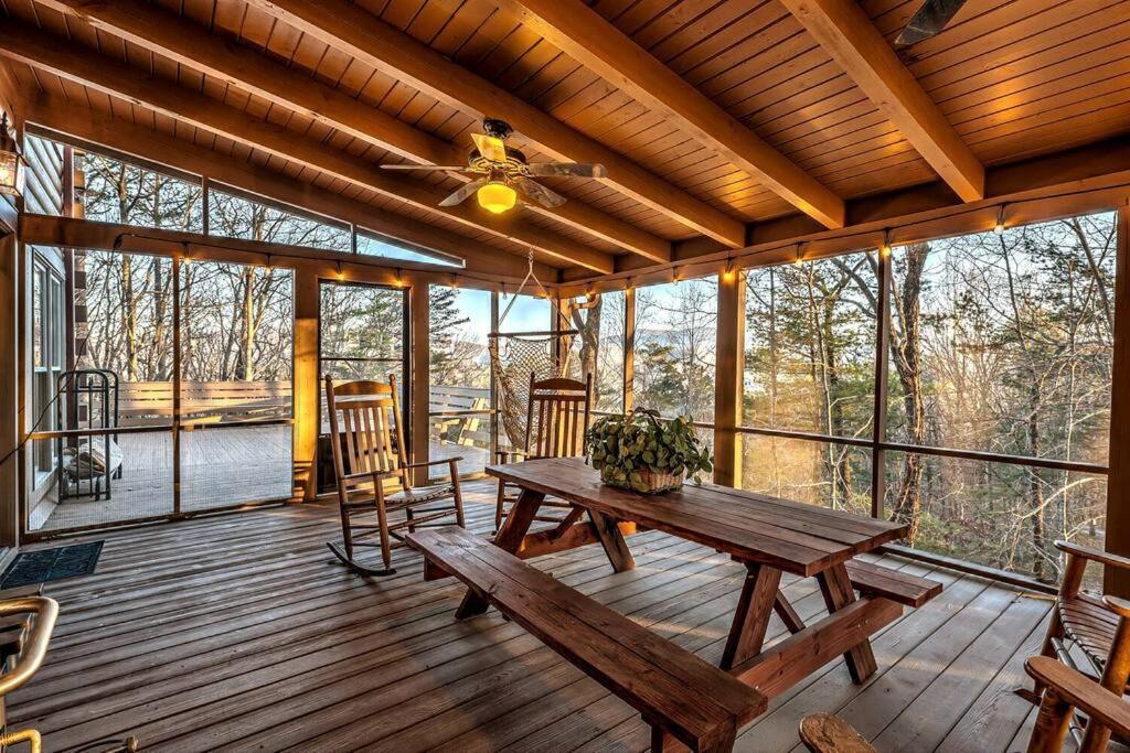 Blue Ridge Bliss- Spacious Cabin, Pets, Hot Tub! Εξωτερικό φωτογραφία