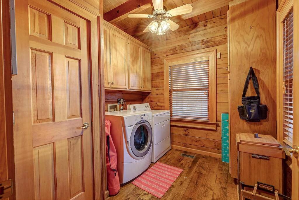 Blue Ridge Bliss- Spacious Cabin, Pets, Hot Tub! Εξωτερικό φωτογραφία