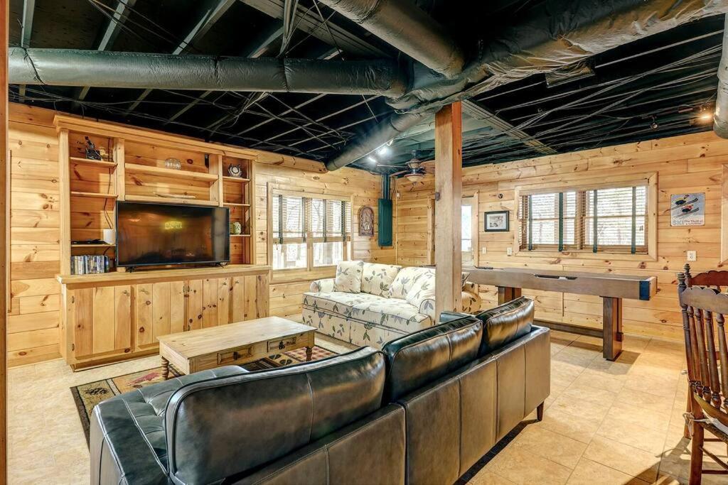 Blue Ridge Bliss- Spacious Cabin, Pets, Hot Tub! Εξωτερικό φωτογραφία