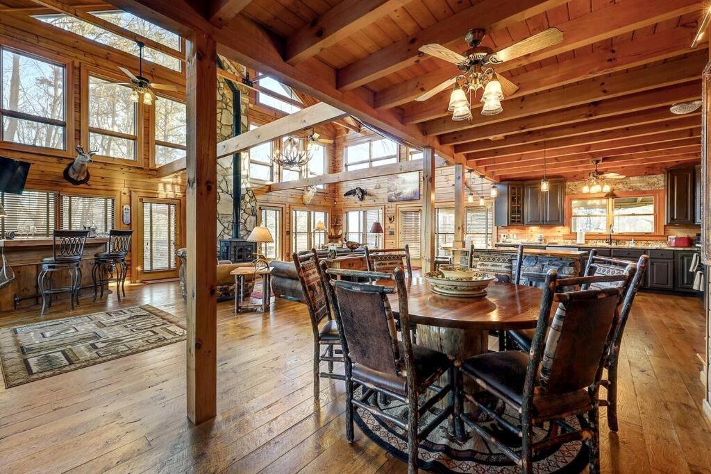 Blue Ridge Bliss- Spacious Cabin, Pets, Hot Tub! Εξωτερικό φωτογραφία