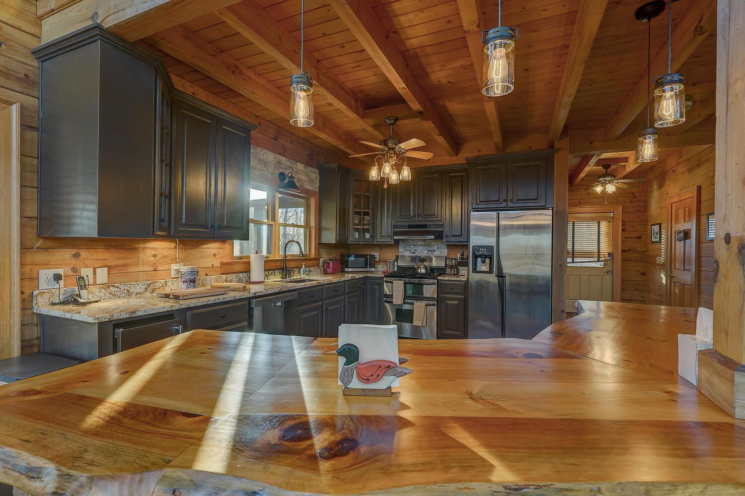 Blue Ridge Bliss- Spacious Cabin, Pets, Hot Tub! Εξωτερικό φωτογραφία